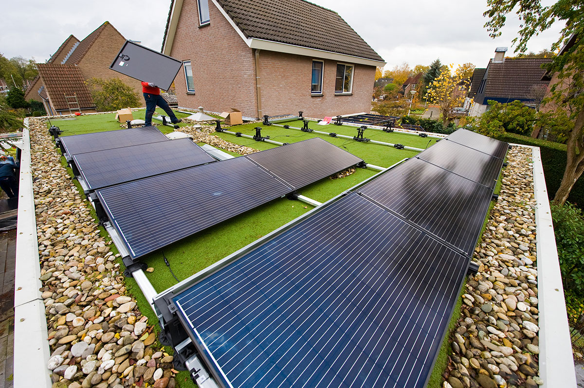 solar-panels-on-flat-roofs